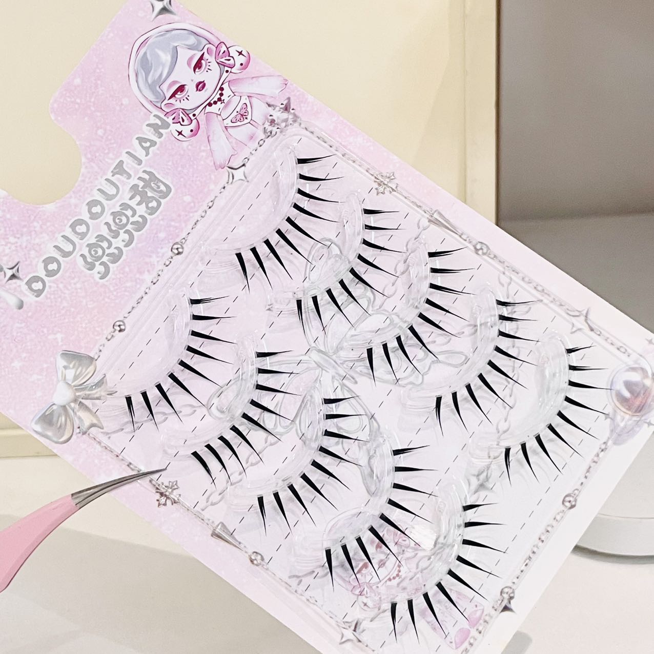 رموش دودوتيان المدببة بمظهر رط - مراجعة Anime Cosplay Lashes وسعره